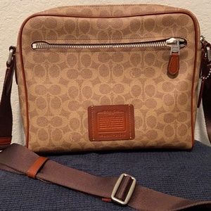 Metropolitan Camera Bag In Signature Canvas